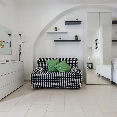 Black And White By Wonderful Italy Catania