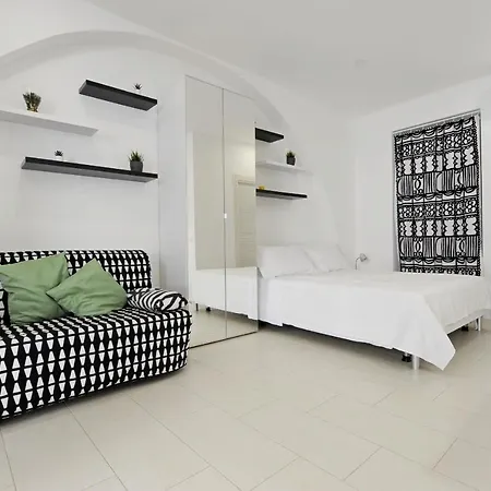 Black And White By Wonderful Italy Catania